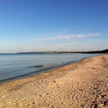 Lucia Semesterbostad Glowe