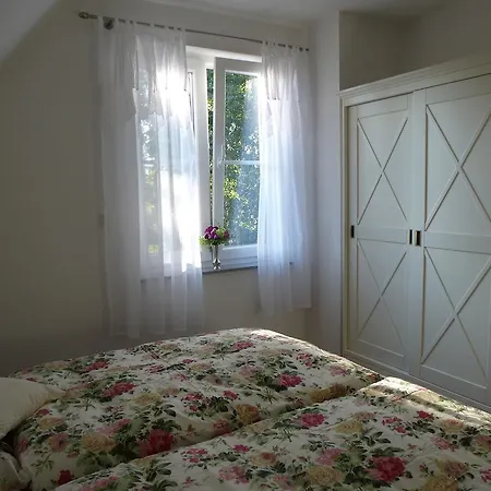 Semesterbostad Lucia Glowe