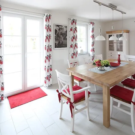 Semesterbostad Lucia *