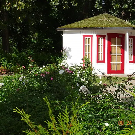 Lucia Semesterbostad Glowe